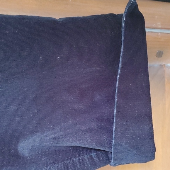 CHARTER CLUB,  Velvet women's pants.  BlCk with side zipper size 6P. Cuff. Nice. - Picture 3 of 9
